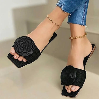Summer Flat Sandals with Round Buckle