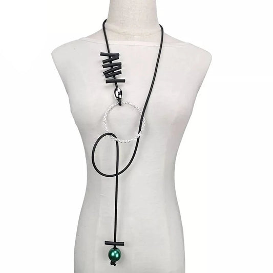 Luxury Necklace Long Chain Women Pendant Necklaces with Green Pearl accent